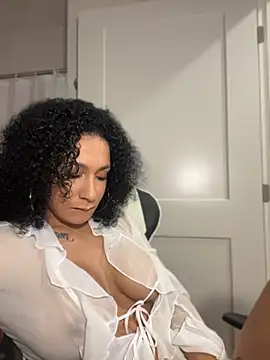 FerrariFrench's Live XXX Chat