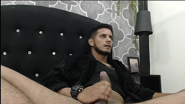 Chris_Dick23 Adlı Modelin Canlı XXX Sohbeti