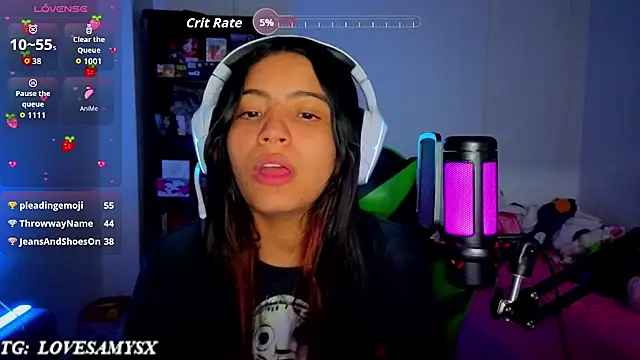 Lovelyamyy XXX чат на живо