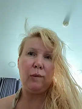 EmmaInLove23 Live XXX-Chat