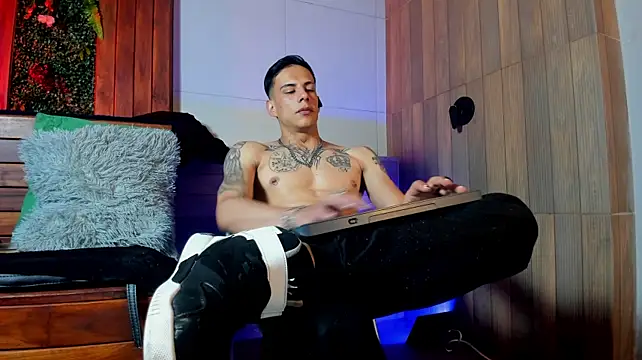 Dustin_Sonne Live XXX-chat