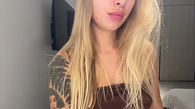 Micky_blush's Live XXX Chat