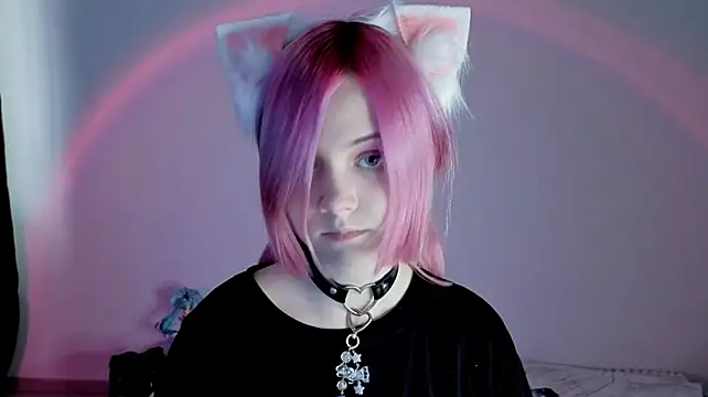 Hikkacat élő XXX-chatje