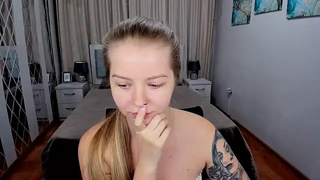 Czat XXX na żywo – SirenaDoll