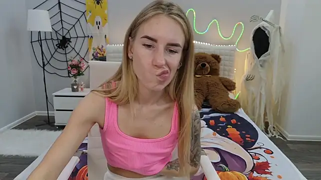 Chatroom XXX en direct de DeboraHorny