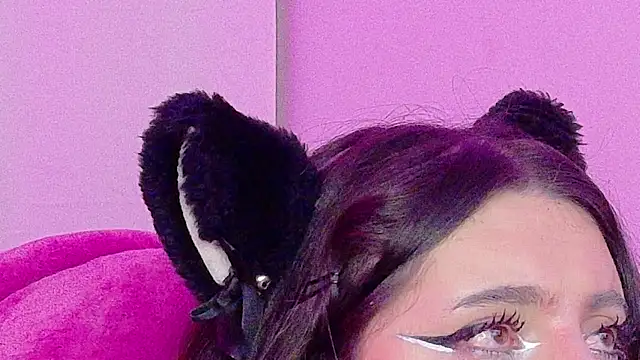 Chat +18 de Sachi_Meow ao vivo
