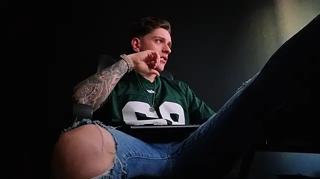 FelixStarkk লাইভ XXX চ্যাট
