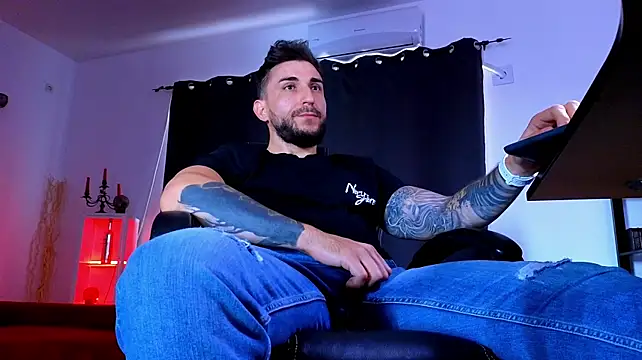 MightyAaron66 Chat XXX live