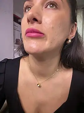 HotXMom_'s Live XXX Chat