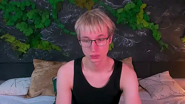 ADRIAN_LUKS Live XXX Chat