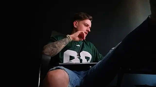 FelixStarkk 라이브 XXX 채팅