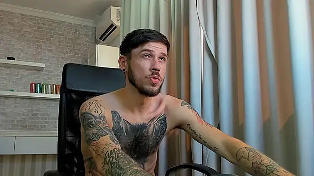 Онлайн чат XXX JonahShaw