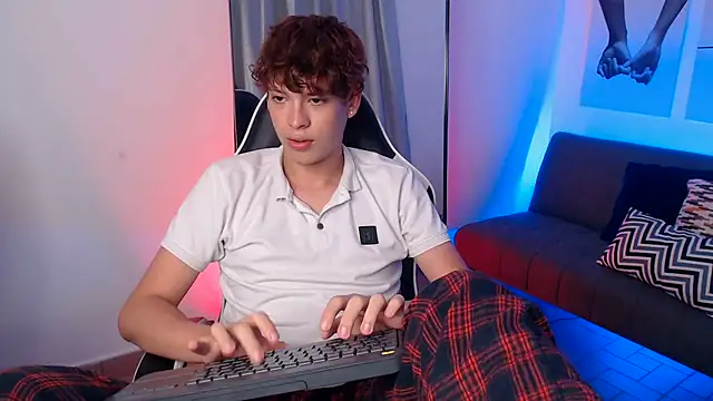 Chat +18 de Nicola_hard ao vivo