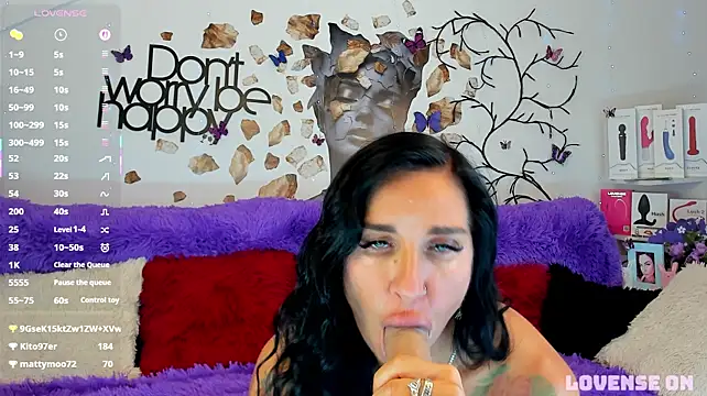 Chat +18 de Tara_Bloss ao vivo