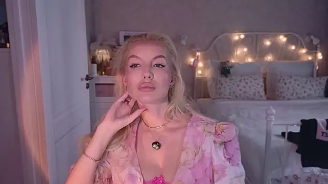 Chatroom XXX en direct de MauiBee