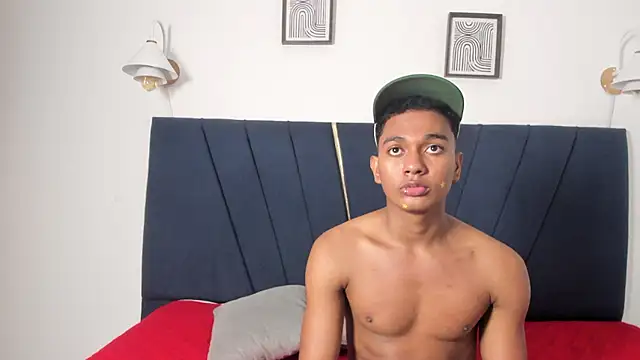 An_fox23 élő XXX-chatje