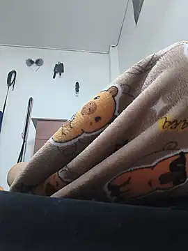 KratosAfroditacs' Live XXX Chat