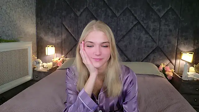 4example_Chloe's Live XXX Chat