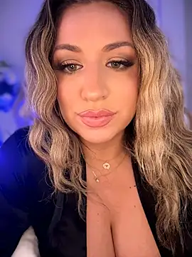 miamellycious' Live XXX Chat