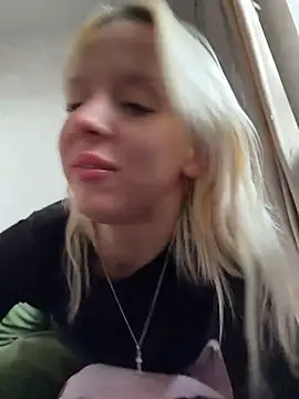 Chat +18 de LikaCat ao vivo
