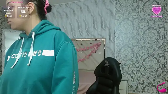 Chat XXX en directo de Liilith_tay1