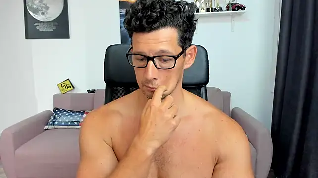 BrutusK08 Live XXX-chat