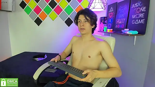 Marcoviolet Adlı Modelin Canlı XXX Sohbeti