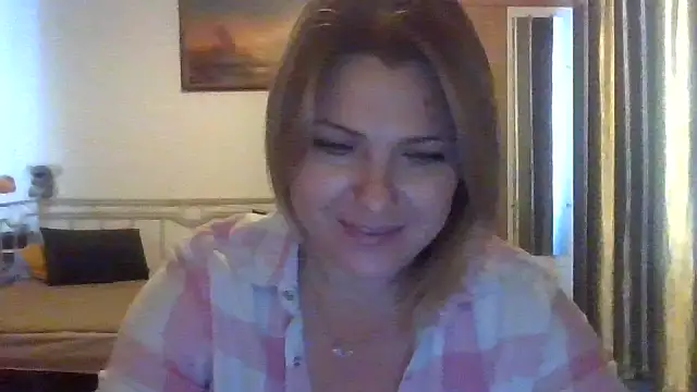 ElenaLove888 লাইভ XXX চ্যাট