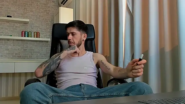 Chatroom XXX en direct de JonahShaw