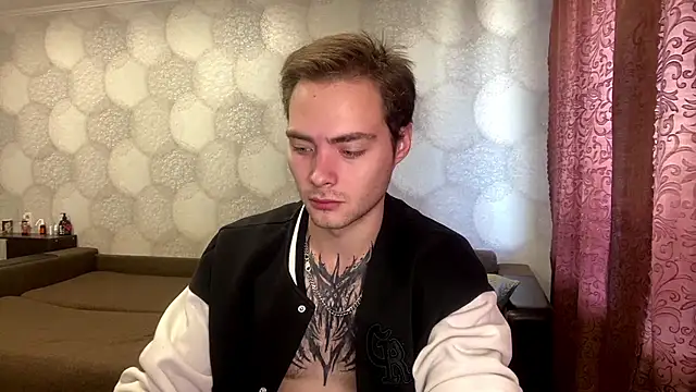 ErnestTarlet Chat XXX live
