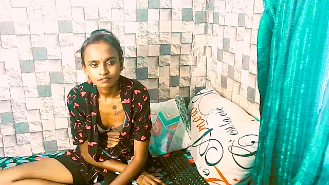 SassyXindian Adlı Modelin Canlı XXX Sohbeti