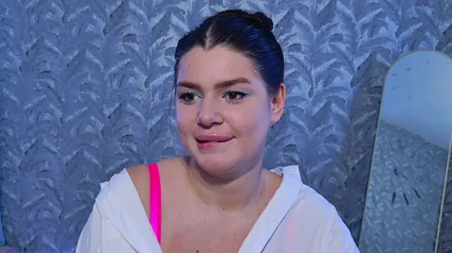 moneyforPeaches Adlı Modelin Canlı XXX Sohbeti