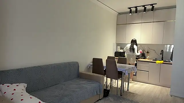 EffieCupples Adlı Modelin Canlı XXX Sohbeti