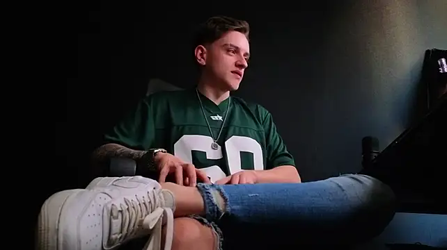 Онлайн чат XXX FelixStarkk