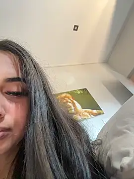 LilMisIndianx: διαδικτυακό σόου στην κάμερα