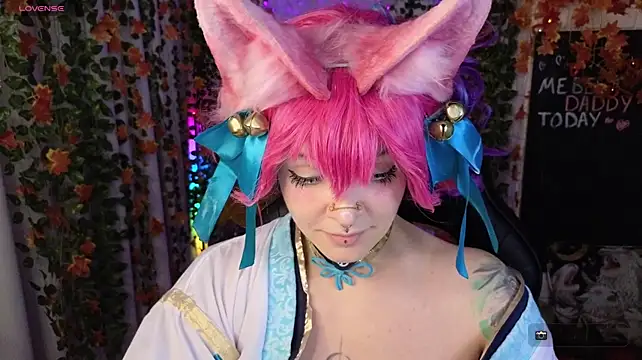 Mee-Meow's Live XXX Chat