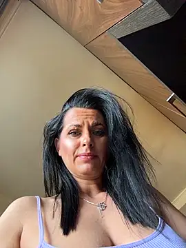 Chat +18 de Hotmomcheckk_ ao vivo