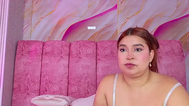 XXX chat uživo modela emmacurvy
