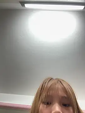 XXX chat uživo modela Sayhi-bibi