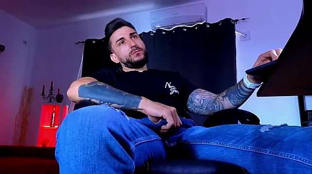 XXX chat uživo modela MightyAaron66