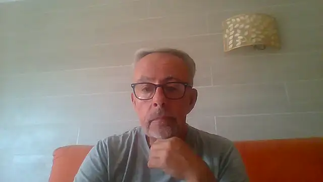tuggy59 – Naživo XXX chat