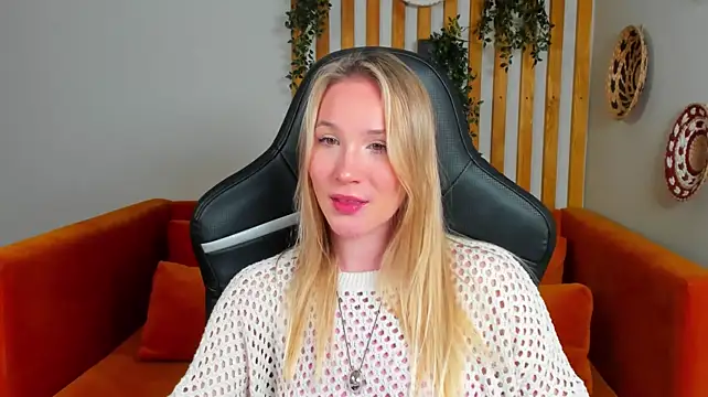 ElaraVoltagen Live XXX chat