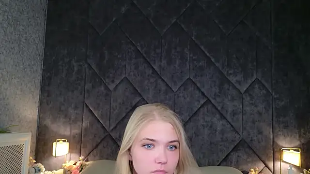 4example_Chloe Live XXX-Chat