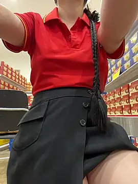 Sneaky_Cumshoot élő XXX-chatje