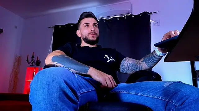 MightyAaron66 Chat XXX live