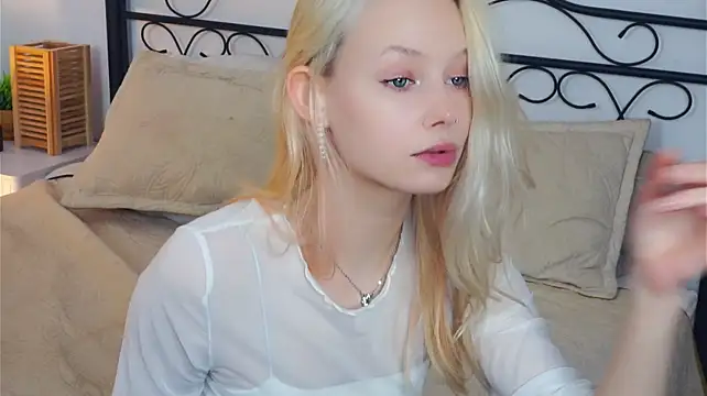 CorrieJust Live XXX-Chat