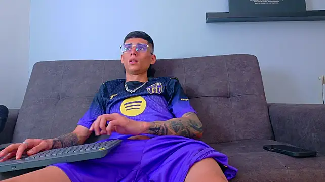 BryanGrey__ – Naživo XXX chat