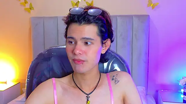 Derek_Sinn Adlı Modelin Canlı XXX Sohbeti