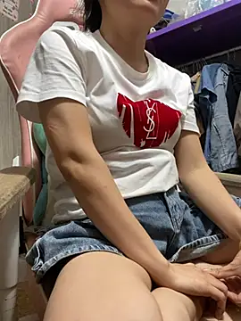 Ivy_Trix2 Adlı Modelin Canlı XXX Sohbeti