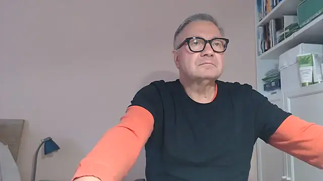 YOU6me élő XXX-chatje